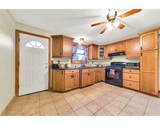 27 Cluster Circle Springfield, MA 01118 - Photo 2 of 20
