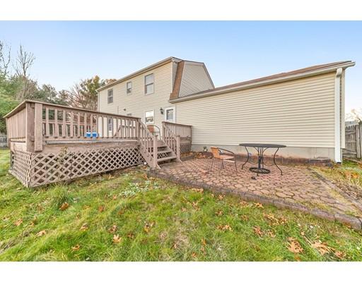 27 Cluster Circle Springfield, MA 01118 - Photo 8 of 20