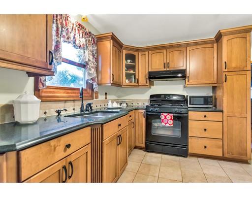 27 Cluster Circle Springfield, MA 01118 - Photo 9 of 20