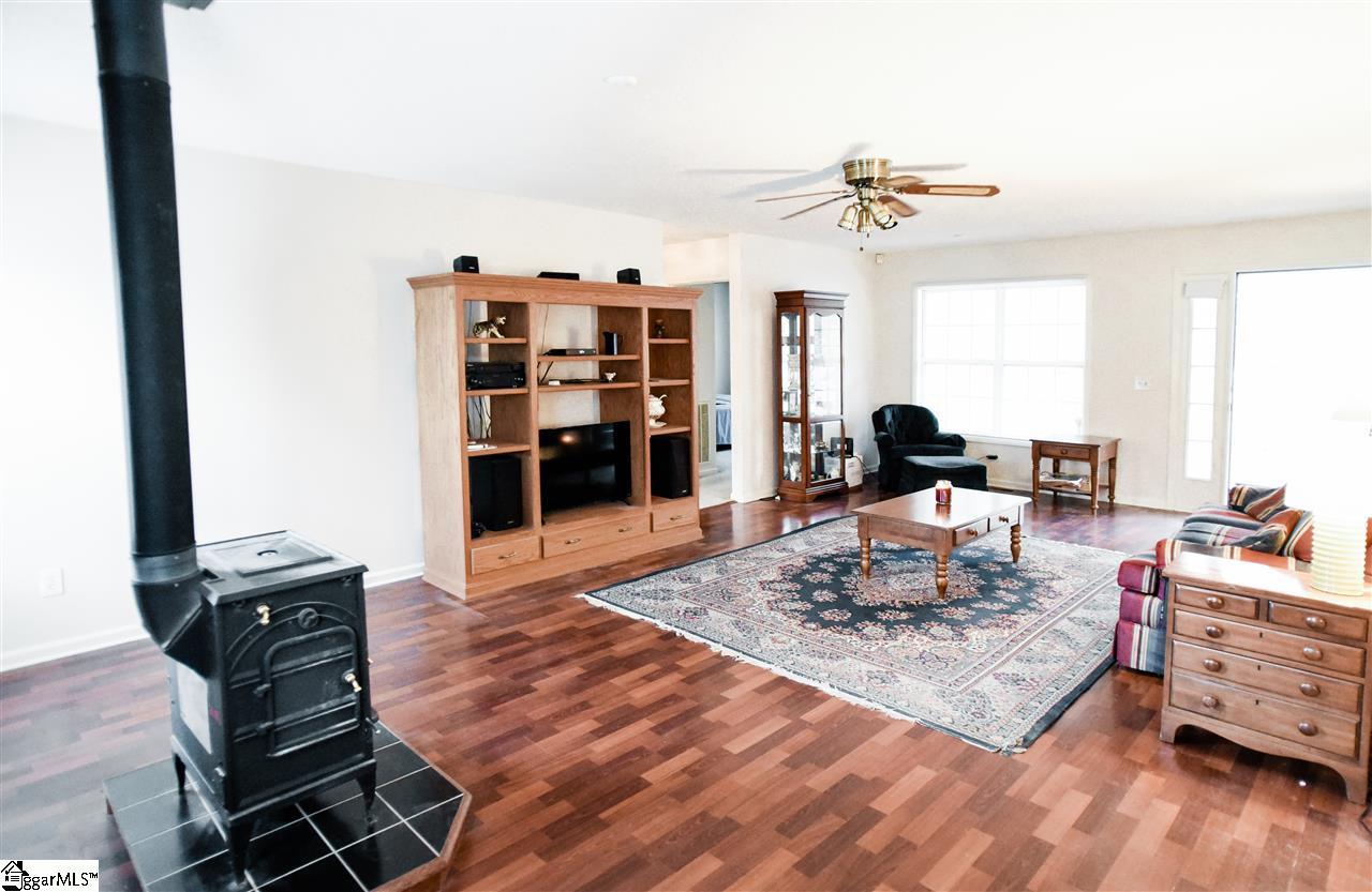554 South Buckhorn Road Greenville, SC 29609 - Photo 5 of 17 Gallery Image 5