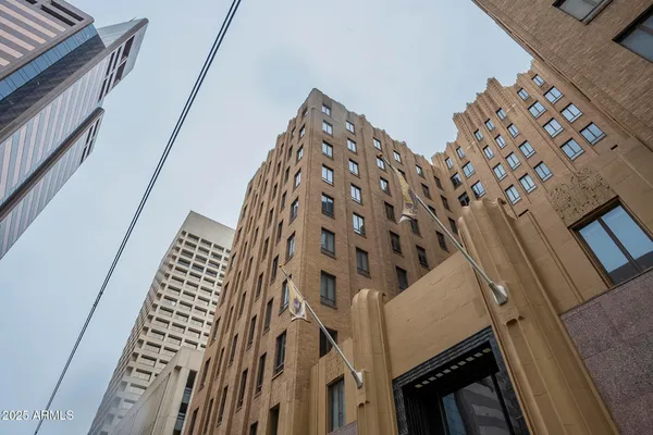 $2,500 | 114 West Adams Street, Unit 1007, Phoenix, AZ 85003