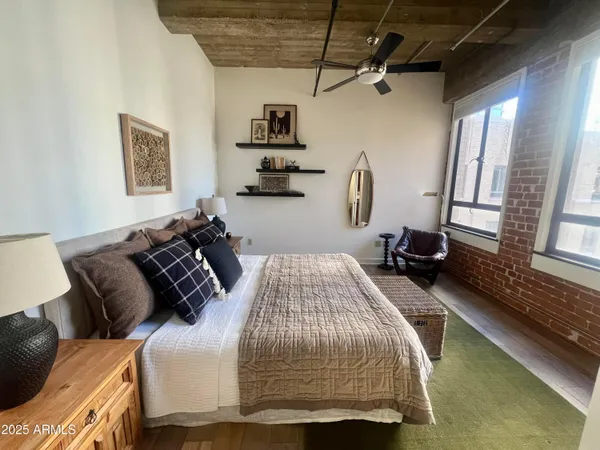 $2,500 | 114 West Adams Street, Unit 1007, Phoenix, AZ 85003