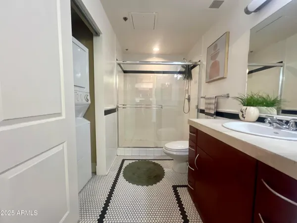 $2,500 | 114 West Adams Street, Unit 1007, Phoenix, AZ 85003