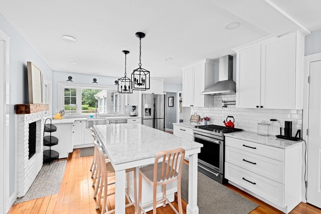 144 Spring Street Marshfield, MA 02050 - Photo 8 of 40 Gallery Image 8