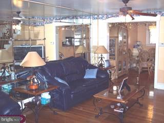 511 Glendale Road Upper Darby, PA 19082 - Photo 2 of 6