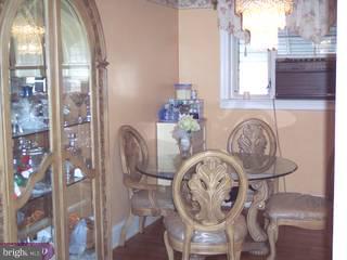 511 Glendale Road Upper Darby, PA 19082 - Photo 3 of 6