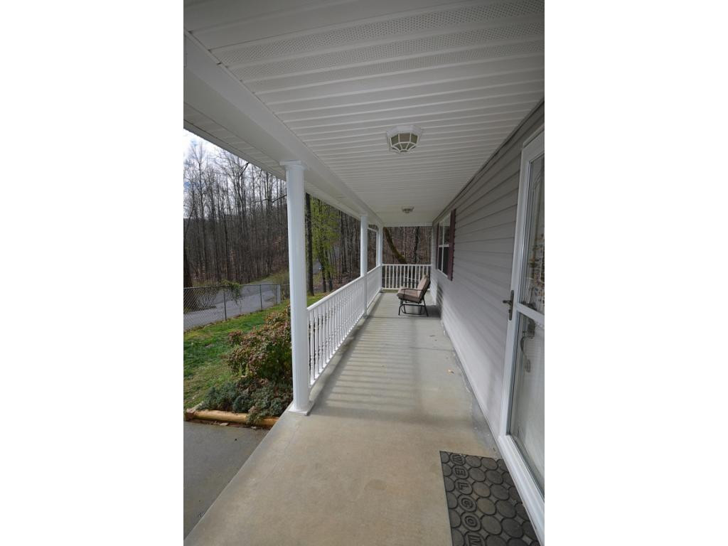 341 Golf Course Road Unicoi, TN 37692 - Photo 22 of 35 Photo 23