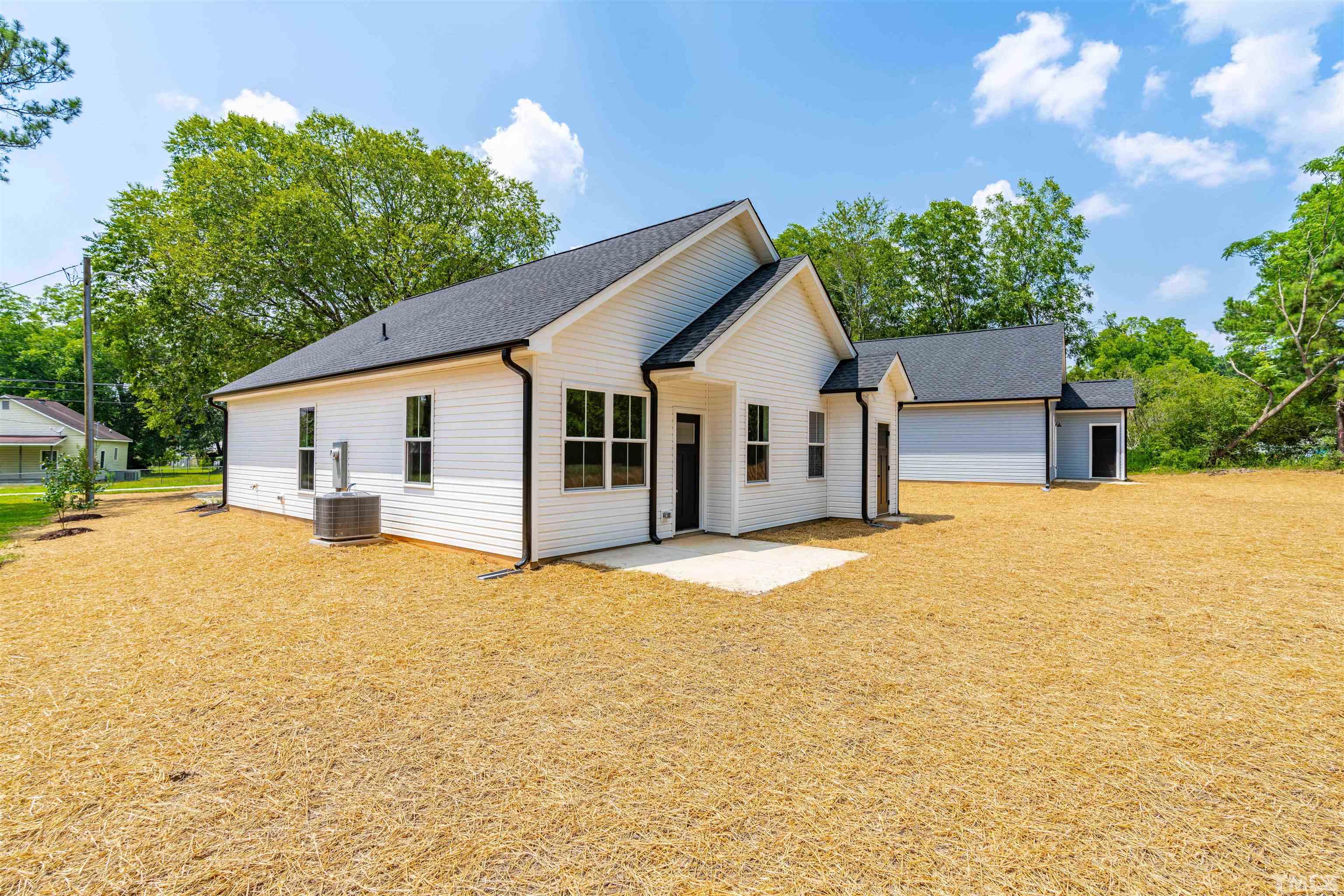 300 River Road Selma, NC 27576 - Photo 5 of 25 Gallery Image 5