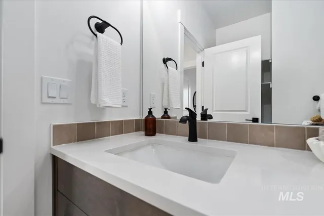 $591,880 | 735 South Calhoun Lane, Star, ID 83669