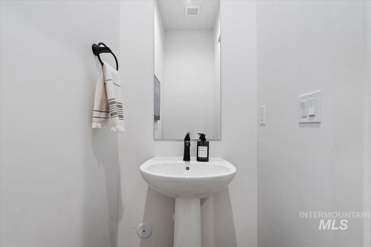 735 South Calhoun Lane Star, ID 83669 - Photo 39 of 47 View of bathroom