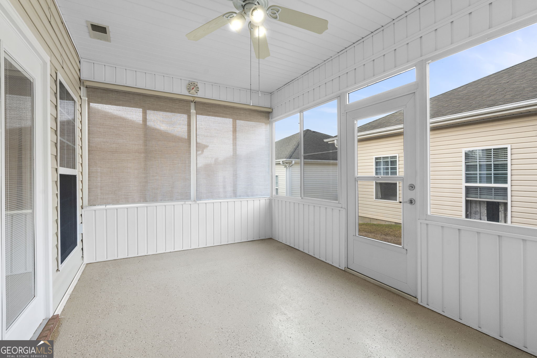 310 Pebble Beach Drive Perry, GA 31069 - Photo 36 of 42 a view of an empty room with a window