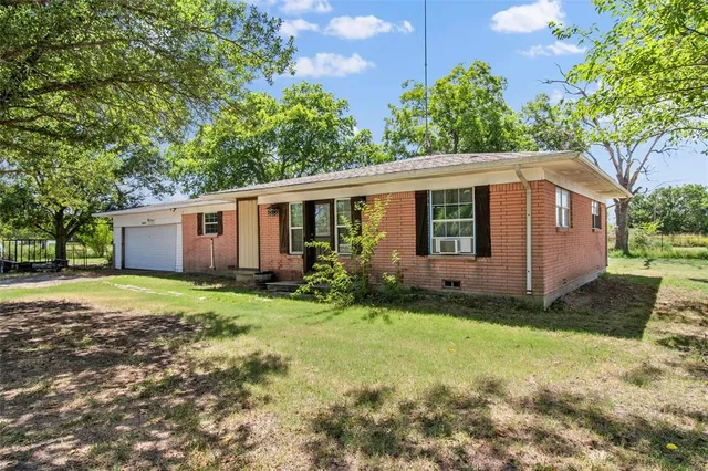 $274,000 | 23301 South State Highway 78, Leonard, TX 75452