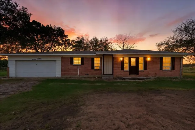 $274,000 | 23301 South State Highway 78, Leonard, TX 75452