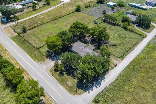 $274,000 | 23301 South State Highway 78, Leonard, TX 75452