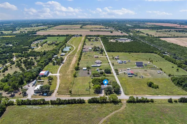 $274,000 | 23301 South State Highway 78, Leonard, TX 75452