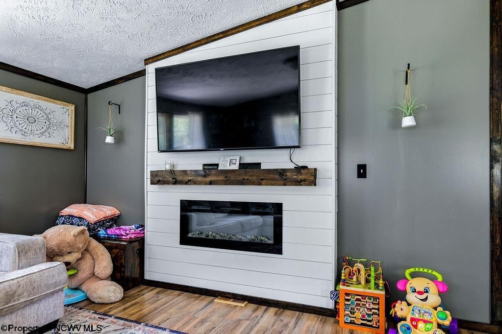 3001 Chapel Road Gassaway, WV 26624 - Photo 23 of 48 Gallery Image 23
