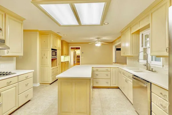 $535,000 | 139 Lake Forest Drive, Athens, GA 30607
