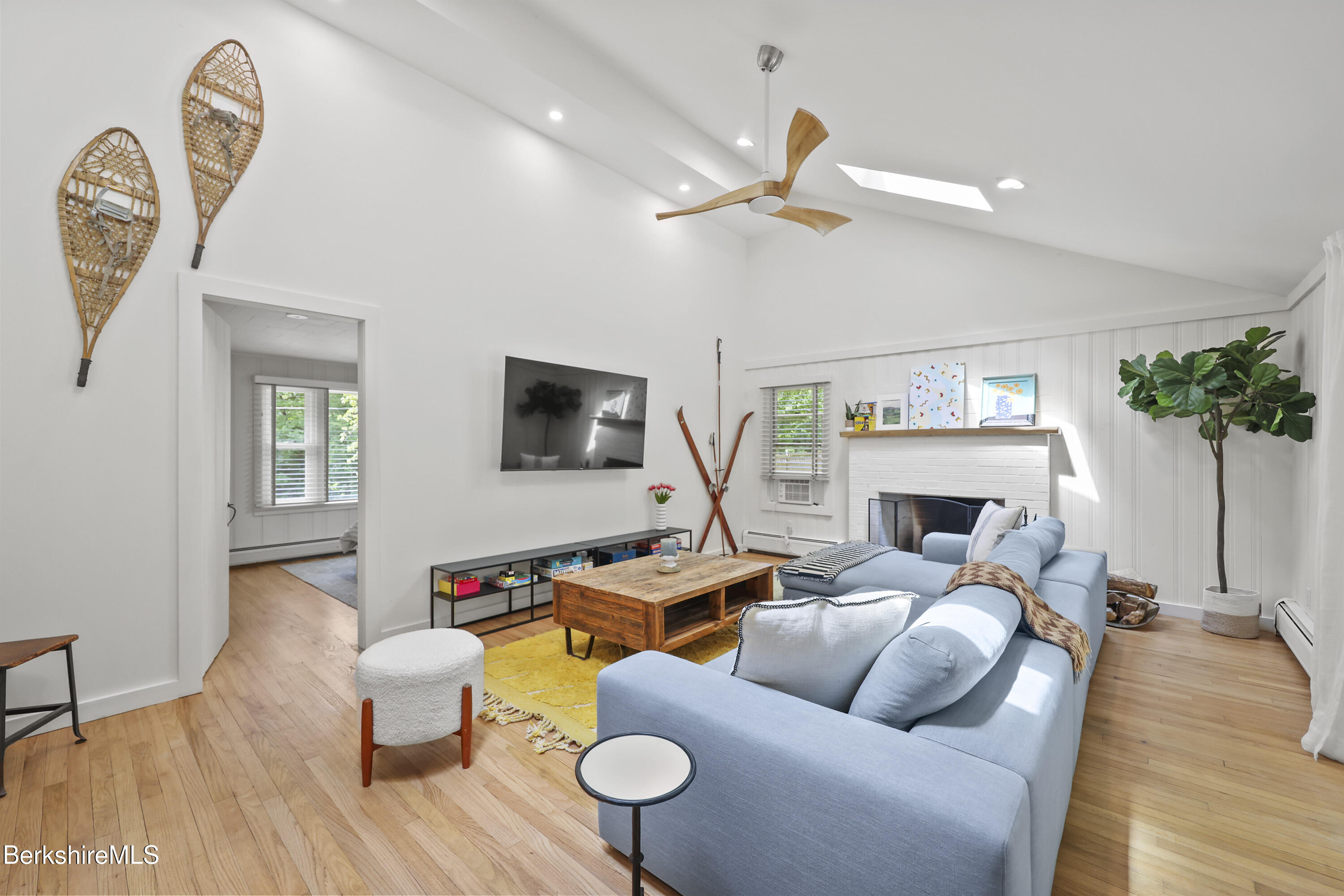 85 Pixley Road Great Barrington, MA 01230 - Photo 12 of 44 60 Living Room