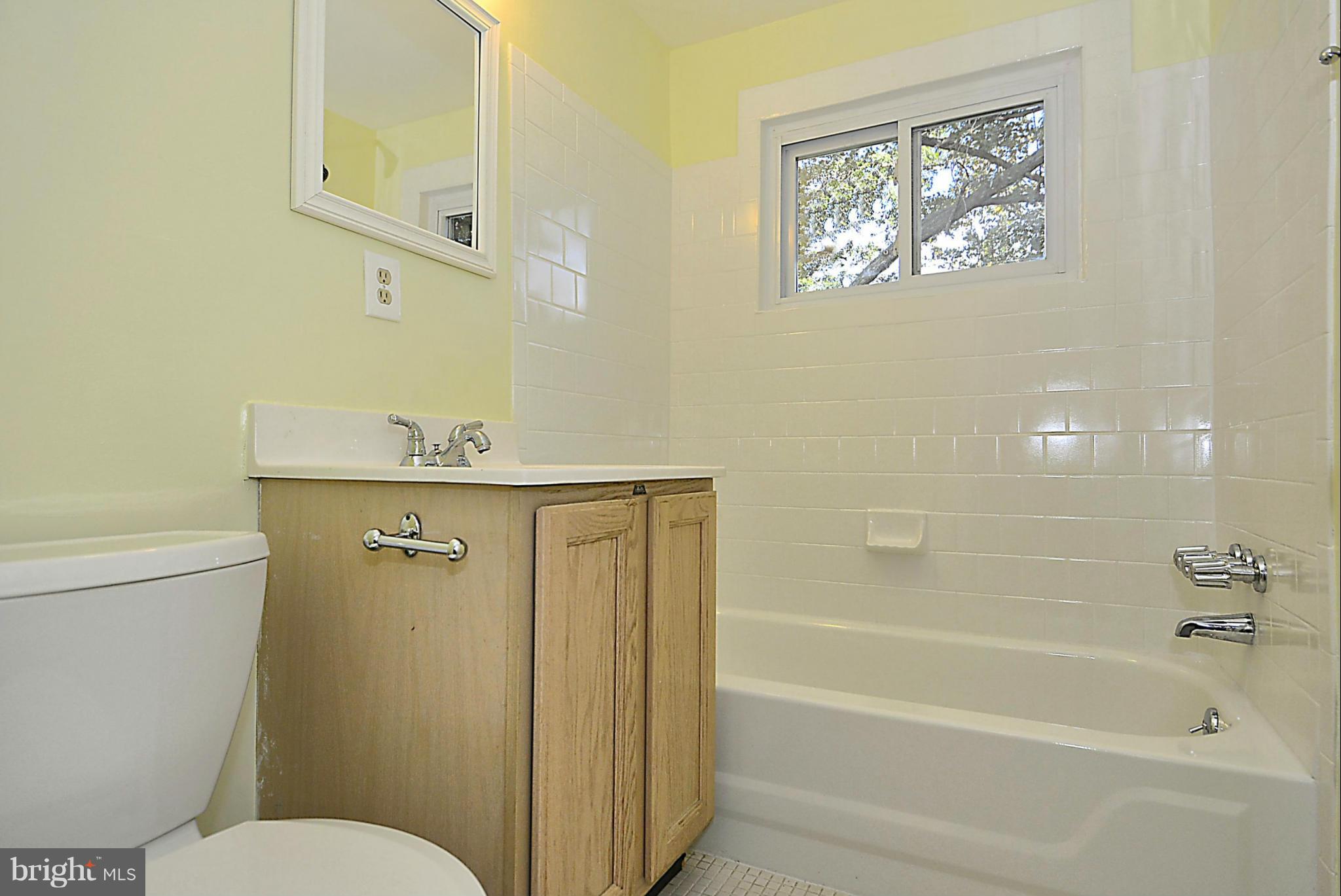 1007 Kerwin Road Silver Spring, MD 20901 - Photo 13 of 26 Bath
