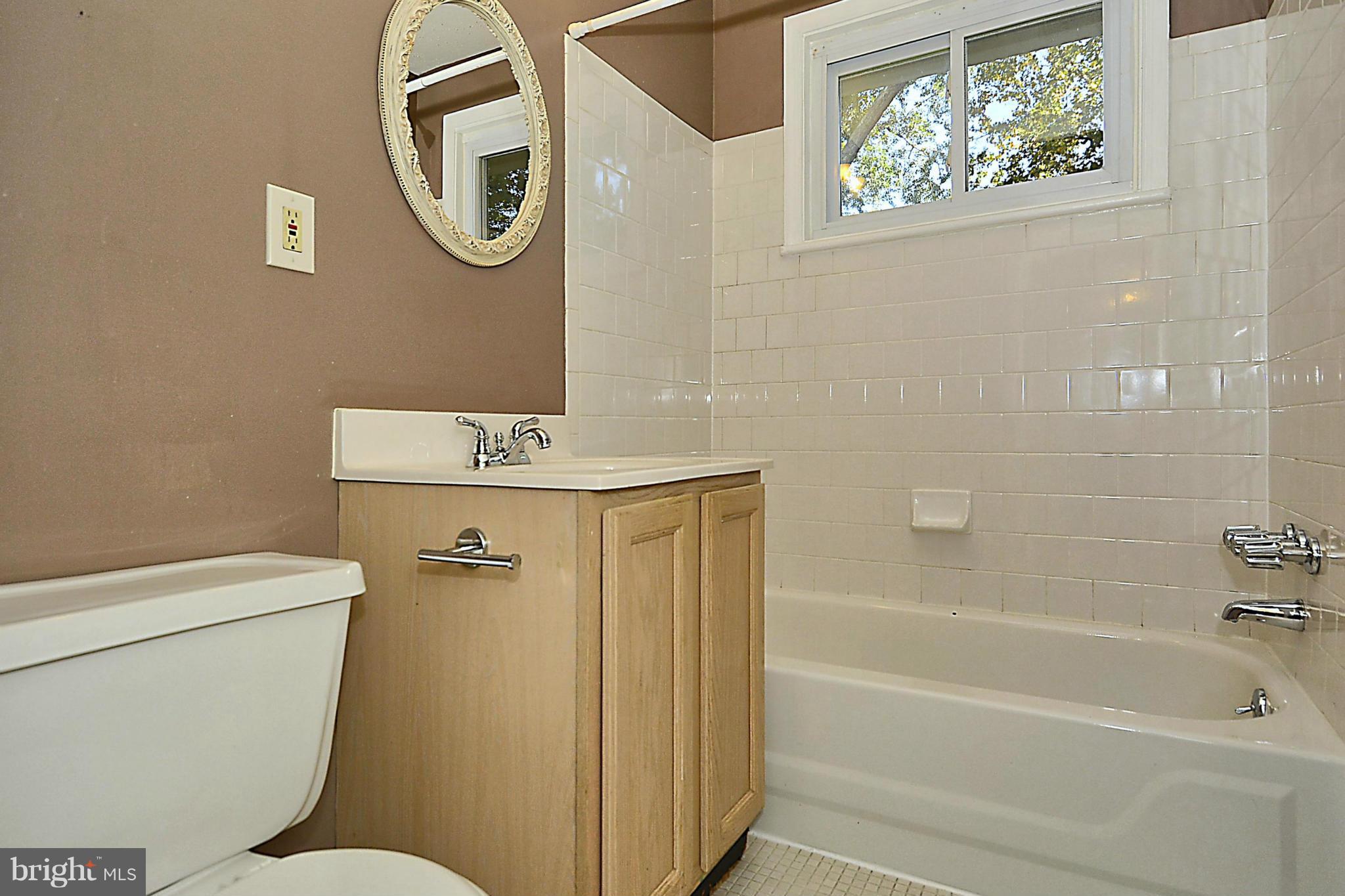 1007 Kerwin Road Silver Spring, MD 20901 - Photo 17 of 26 Bath