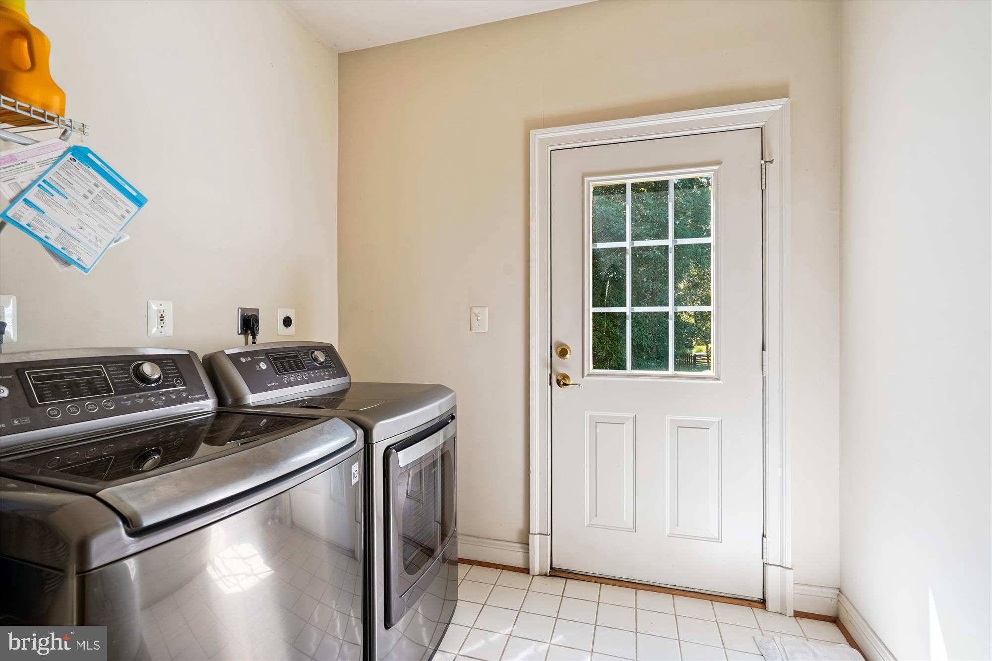 6975 Idylwood Road Falls Church, VA 22043 - Photo 27 of 67 Main Level Washer/Dryer