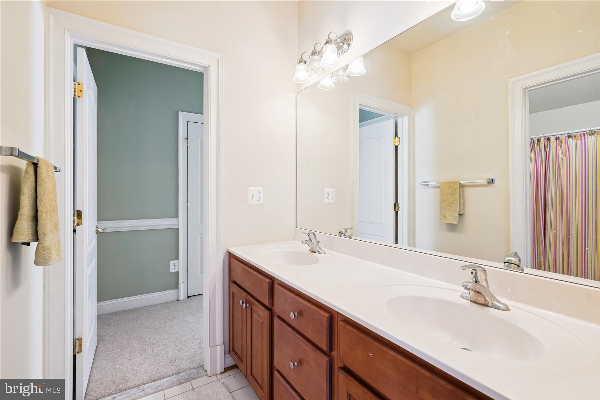 6975 Idylwood Road Falls Church, VA 22043 - Photo 38 of 67 Bathroom 2
