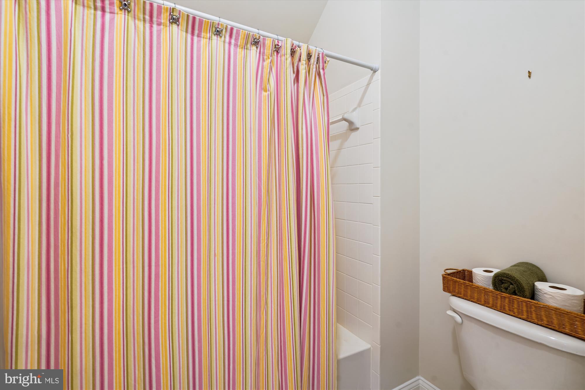 6975 Idylwood Road Falls Church, VA 22043 - Photo 39 of 67 Bathroom 2