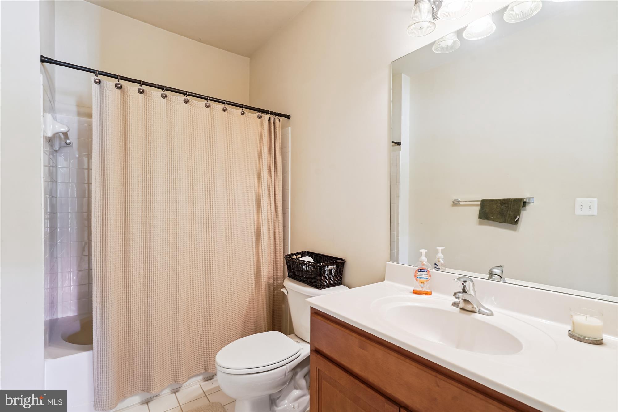 6975 Idylwood Road Falls Church, VA 22043 - Photo 45 of 67 Bathroom 3