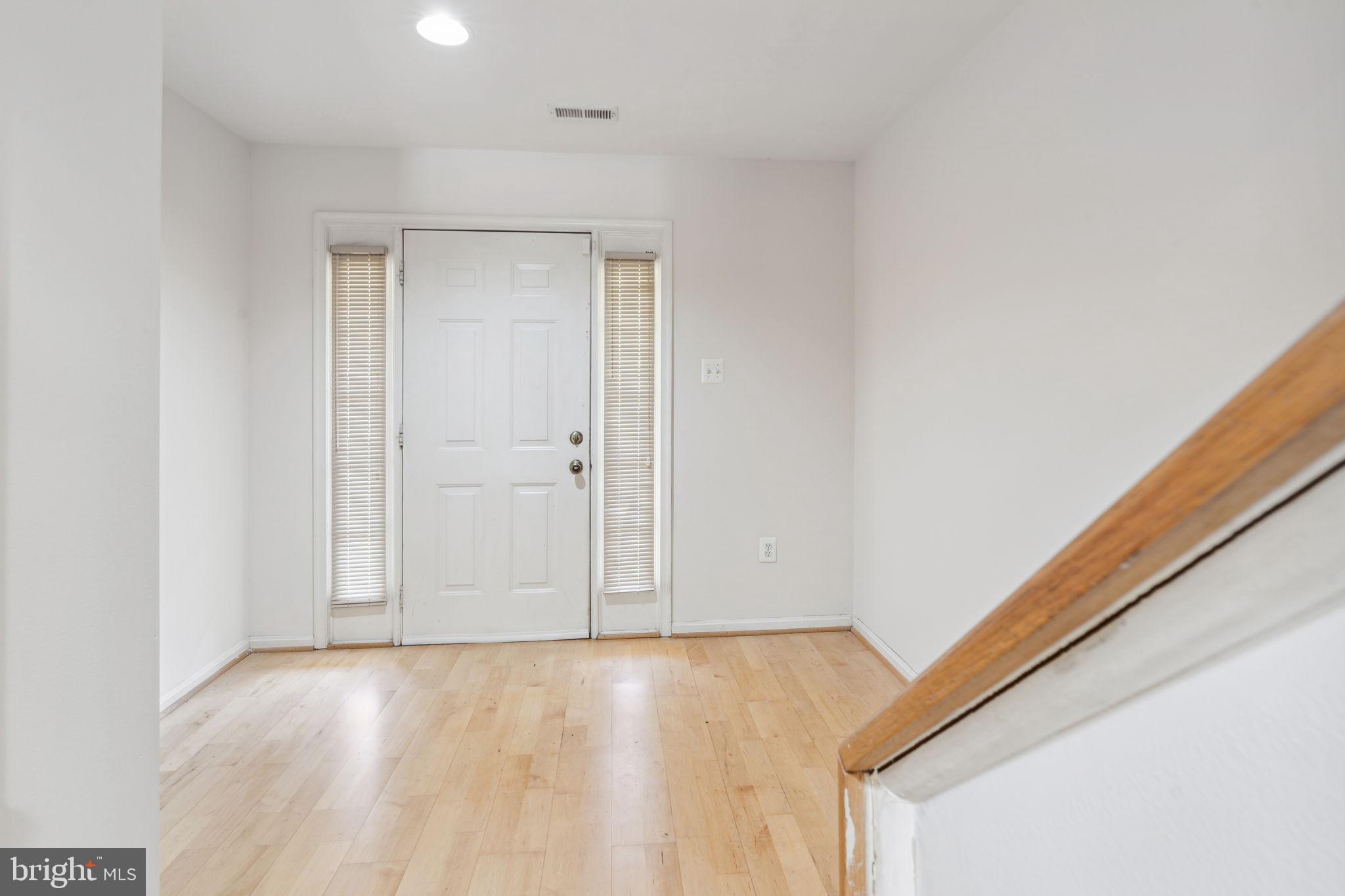 12236 Bare Bush Path Columbia, MD 21044 - Photo 3 of 34 Entryway