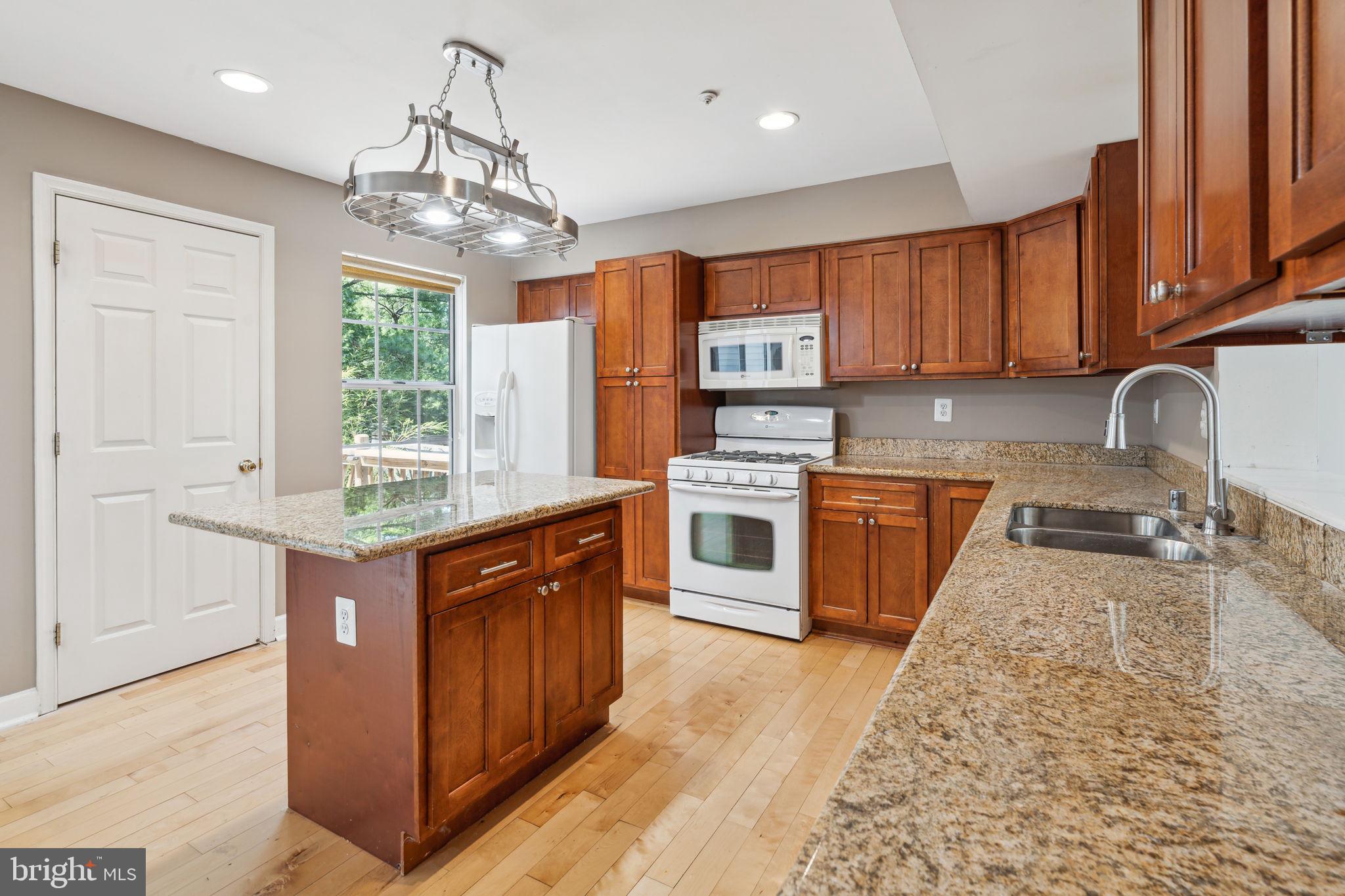 12236 Bare Bush Path Columbia, MD 21044 - Photo 5 of 34 Kitchen
