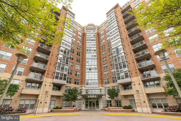 $400,000 | 11800 Sunset Hills Road, Unit 723, Reston, VA 20190