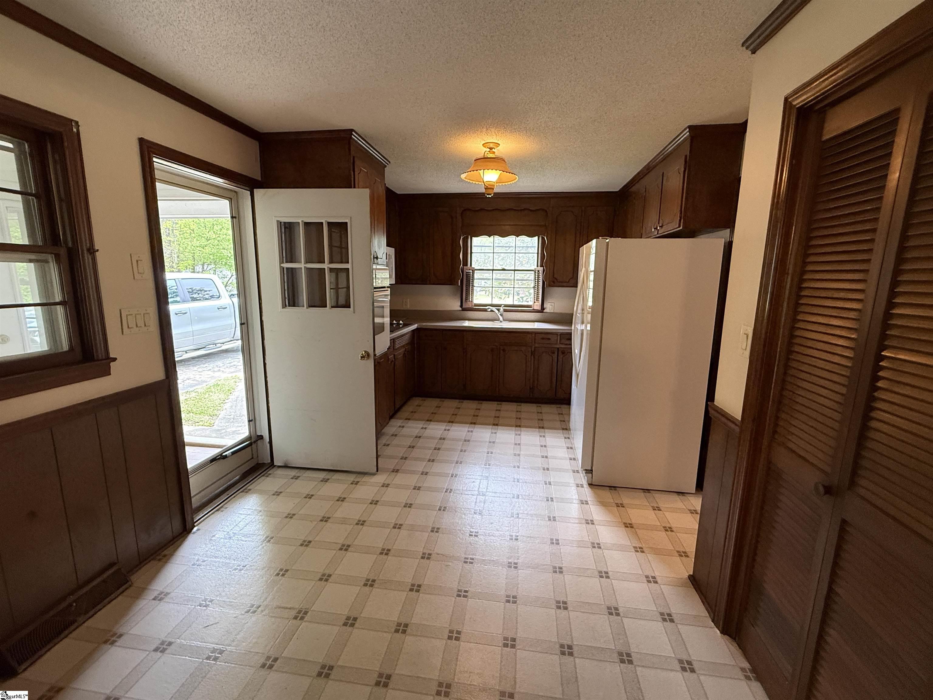 736 Sunset Boulevard Clinton, SC 29325 - Photo 8 of 26