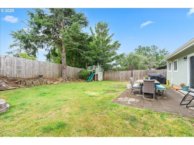 $464,999 | 240 Northeast 10th Court, Newport, OR 97365