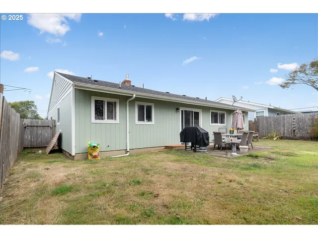 $464,999 | 240 Northeast 10th Court, Newport, OR 97365