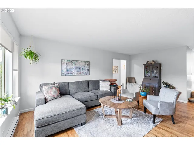 $464,999 | 240 Northeast 10th Court, Newport, OR 97365