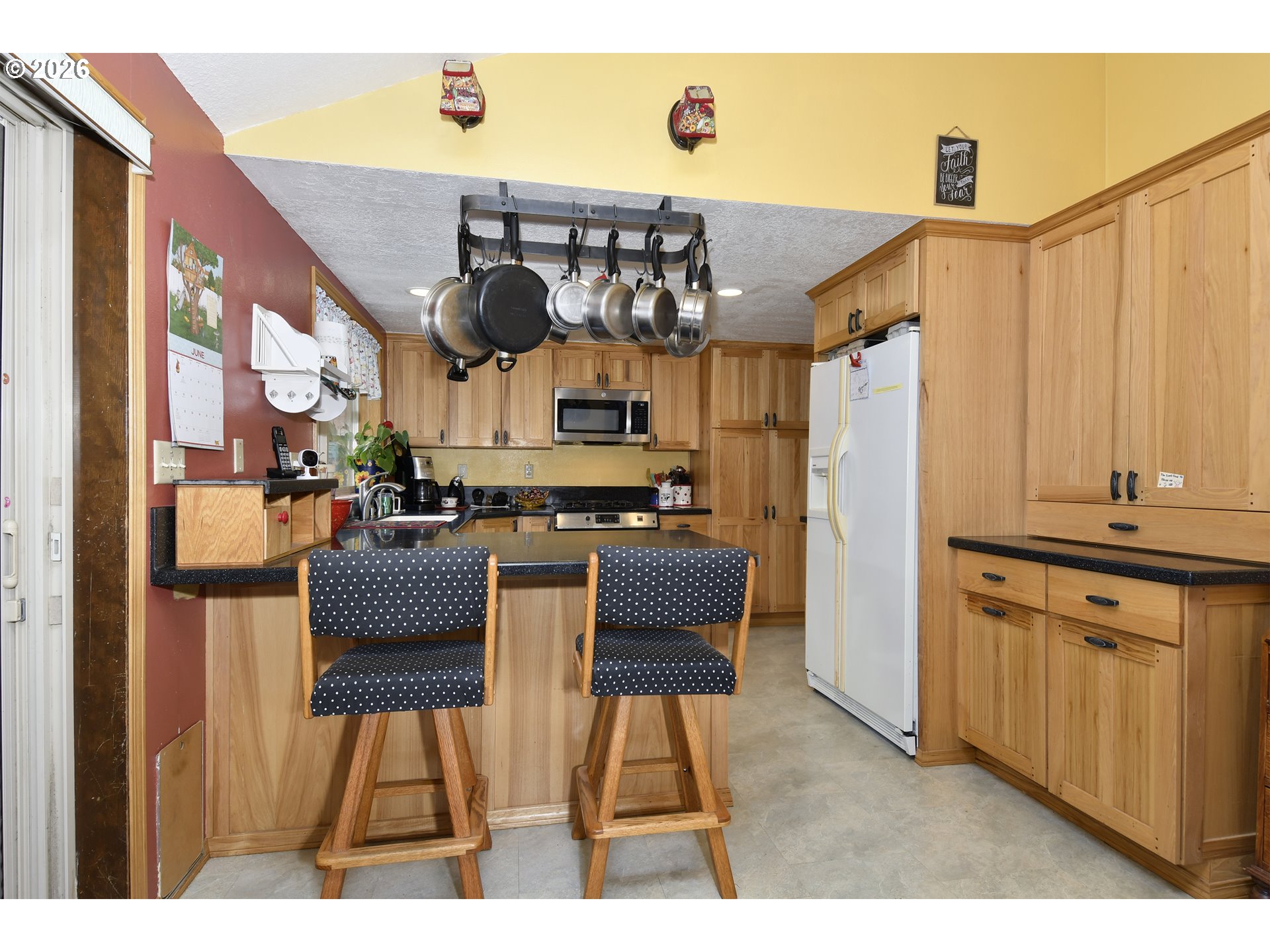 18190 Davis Street Sandy, OR 97055 - Photo 18 of 35 Kitchen
