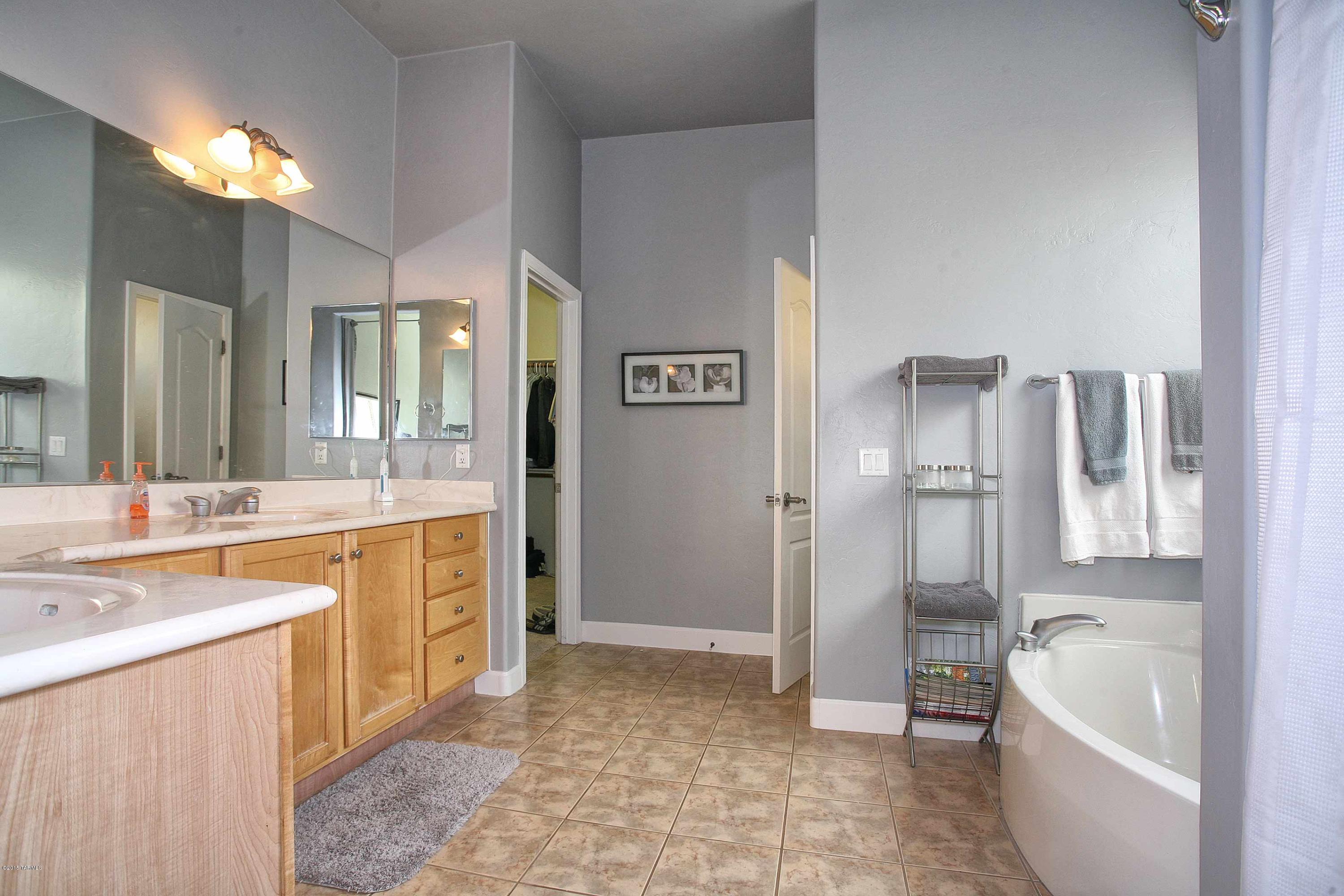 3484 South Thunder Chorus Road Tucson, AZ 85713 - Photo 18 of 24 Gallery Image 18