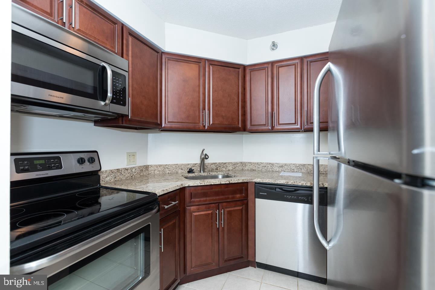 2020 Walnut Street, Unit 14M Philadelphia, PA 19103 - Photo 4 of 17