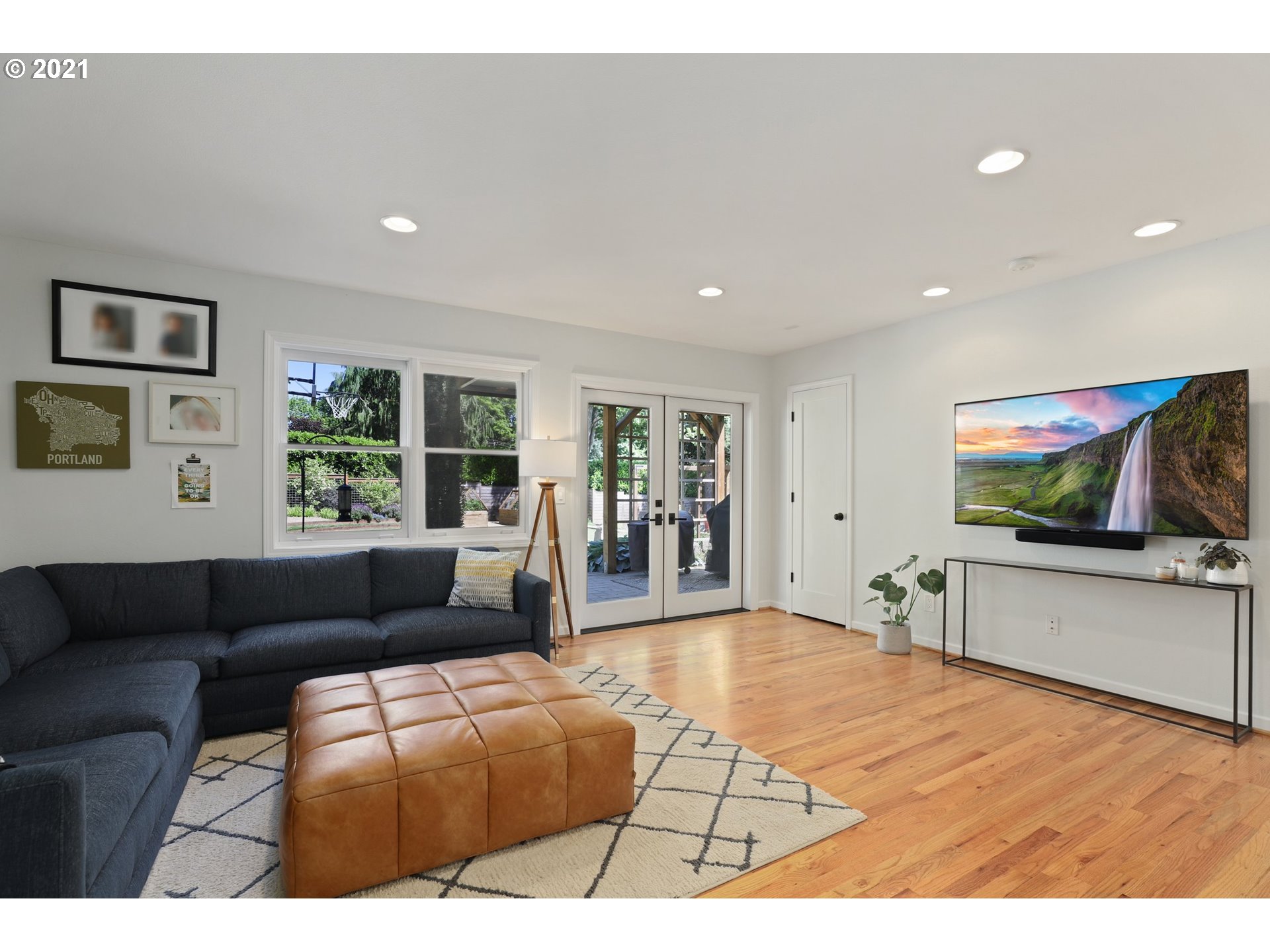 2680 Southwest Maple Lane Portland, OR 97225 - Photo 16 of 32 Gallery Image 16