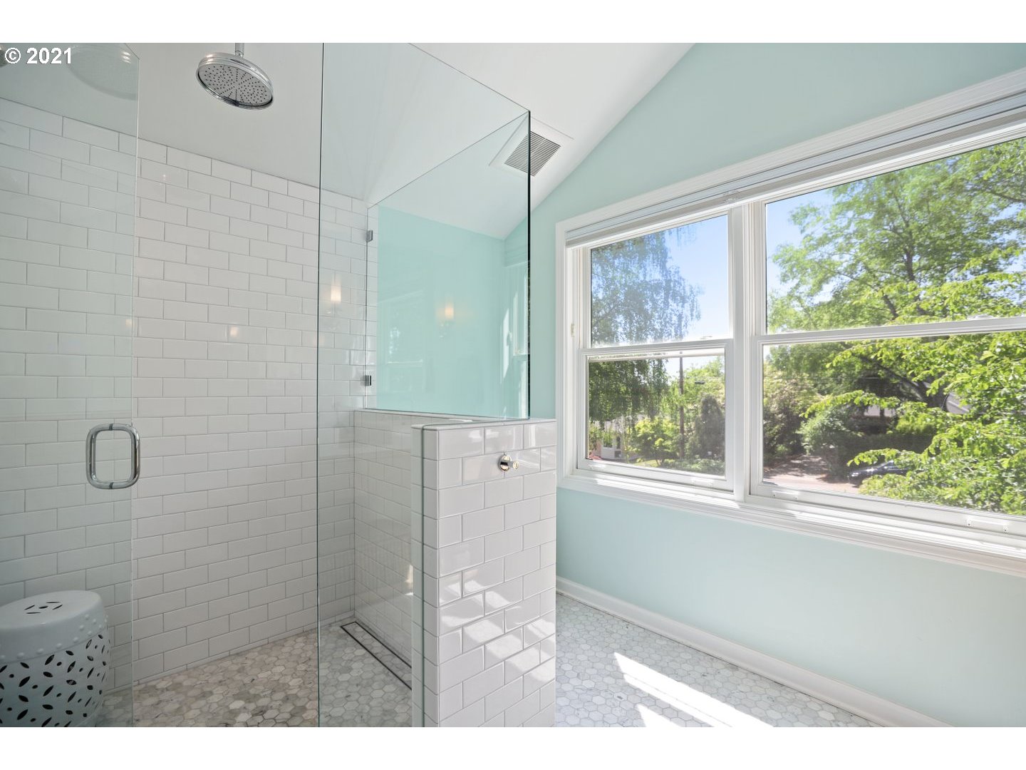 2680 Southwest Maple Lane Portland, OR 97225 - Photo 20 of 32 Gallery Image 20