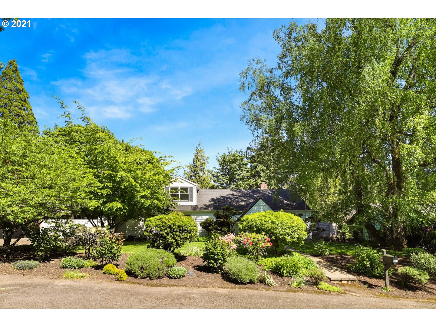 2680 Southwest Maple Lane Portland, OR 97225 - Photo 3 of 32 Gallery Image 3