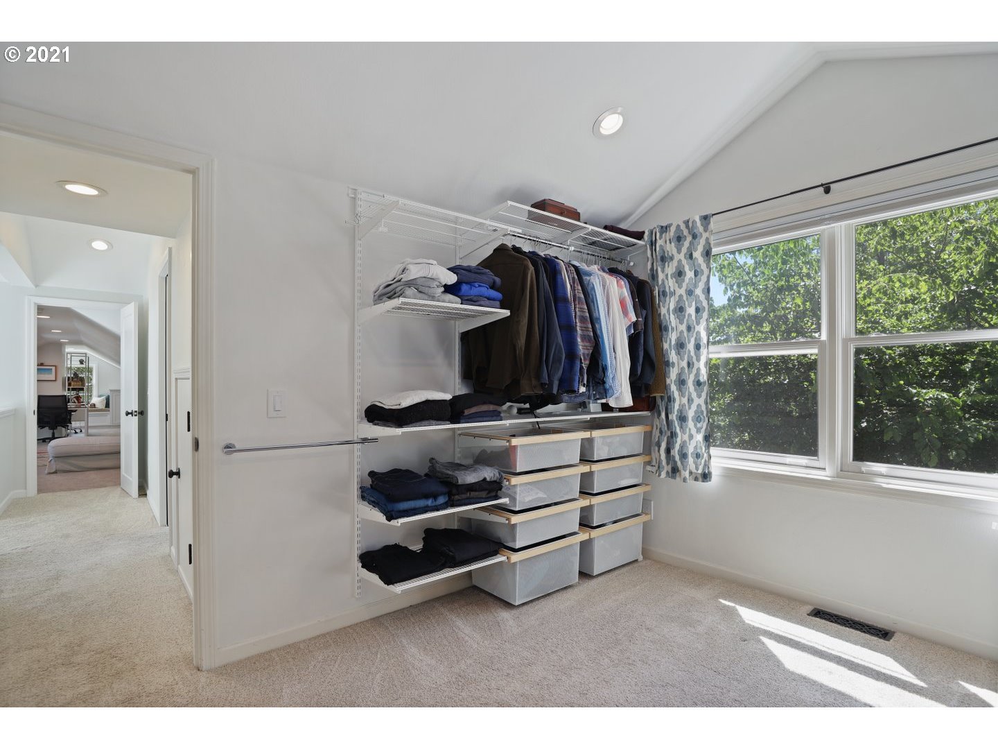 2680 Southwest Maple Lane Portland, OR 97225 - Photo 21 of 32 Gallery Image 21