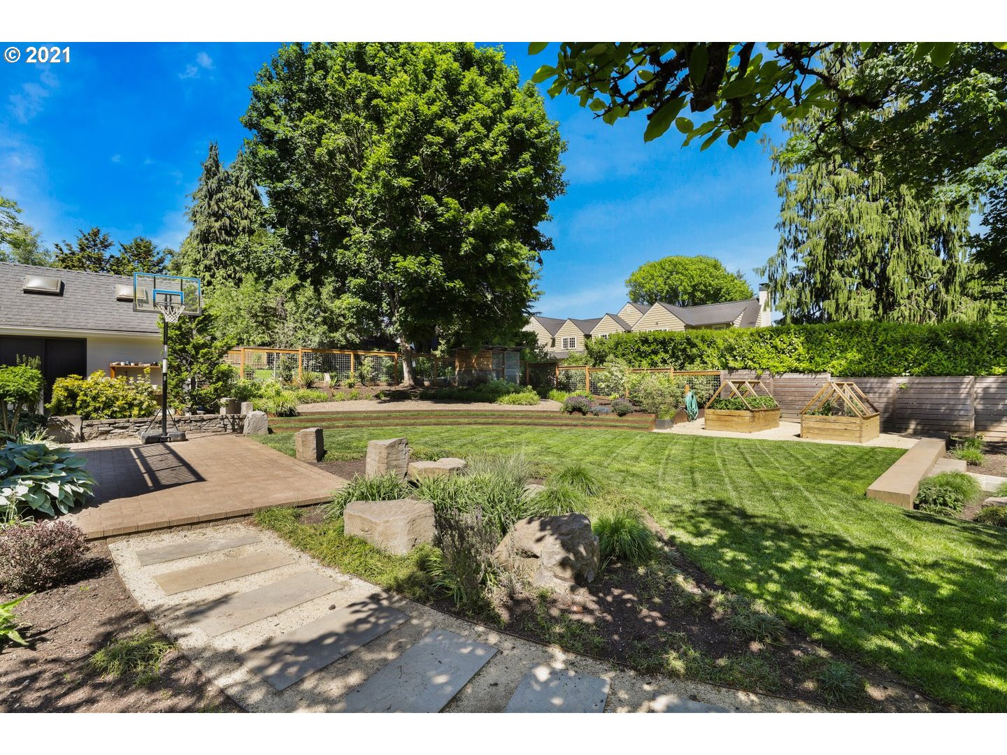 2680 Southwest Maple Lane Portland, OR 97225 - Photo 27 of 32 Gallery Image 27
