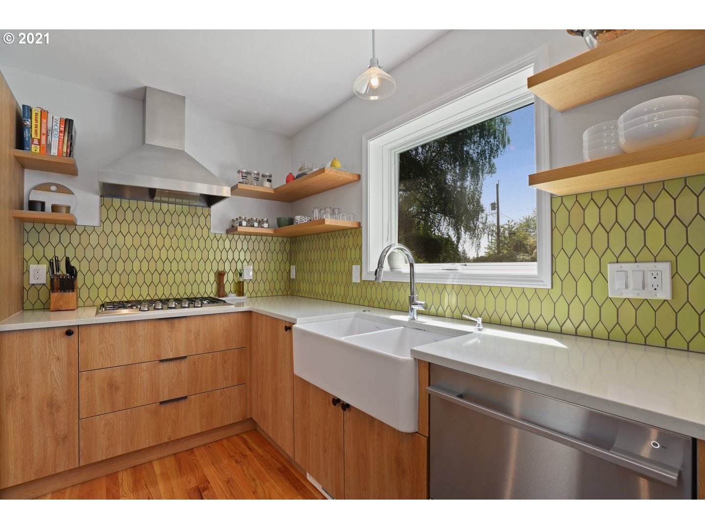 2680 Southwest Maple Lane Portland, OR 97225 - Photo 10 of 32 Gallery Image 10