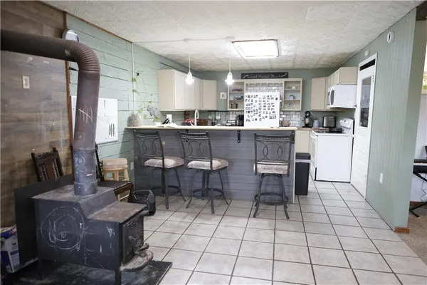 $179,000 | 34829 State Highway, Guilford, MO 64457