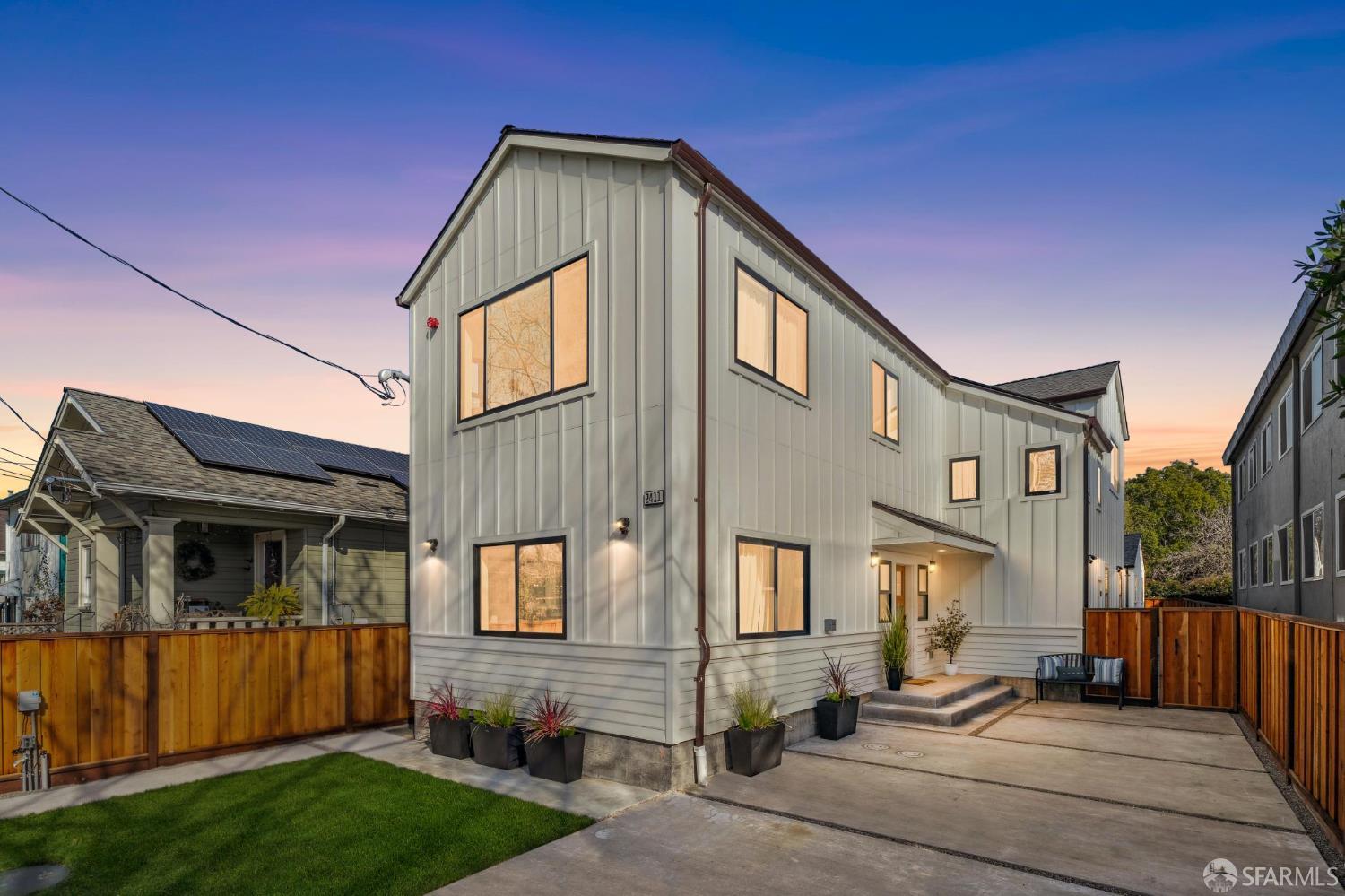 2411 Sixth Street Berkeley, CA 94710 - Photo 71 of 72 a front view of a house with garden
