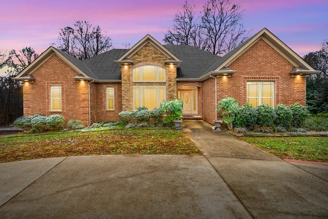 $699,500 | 208 Markie Drive, Clarksville, TN 37043