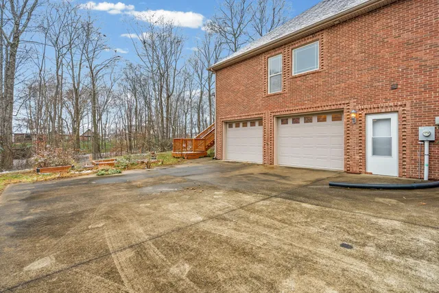 $699,500 | 208 Markie Drive, Clarksville, TN 37043