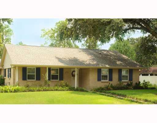 15 Chestnut Place Luling, LA 70070 - Photo 1 of 12 Gallery Image 1