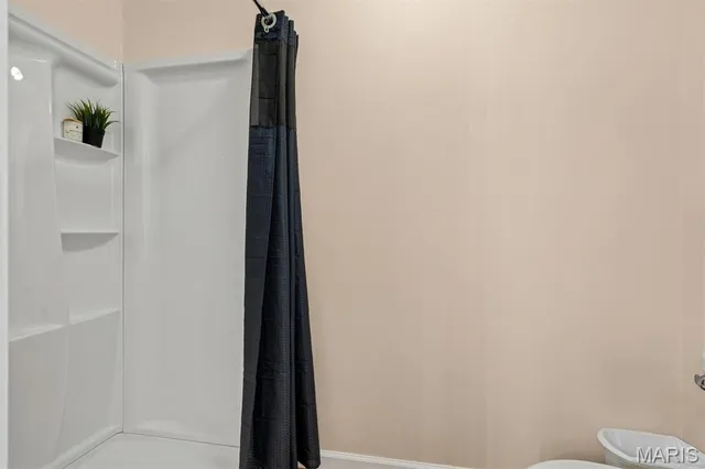 $450,000 | 102 Meramec Meadows Court, Fenton, MO 63026